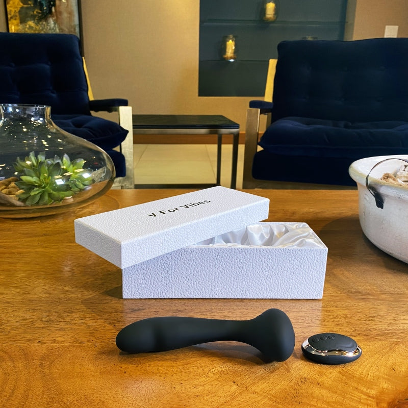 Gaea - Vibrating Black Dildo - Honeysuckle Melons